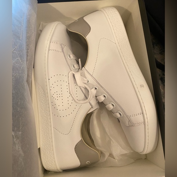 NWB Gucci Kids size 2 sneakers. See photos new with box. - Picture 3 of 4